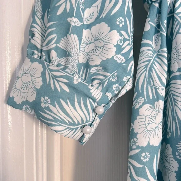 *SOLD* Boho Floral V Neck Dress - Picture 5 of 7